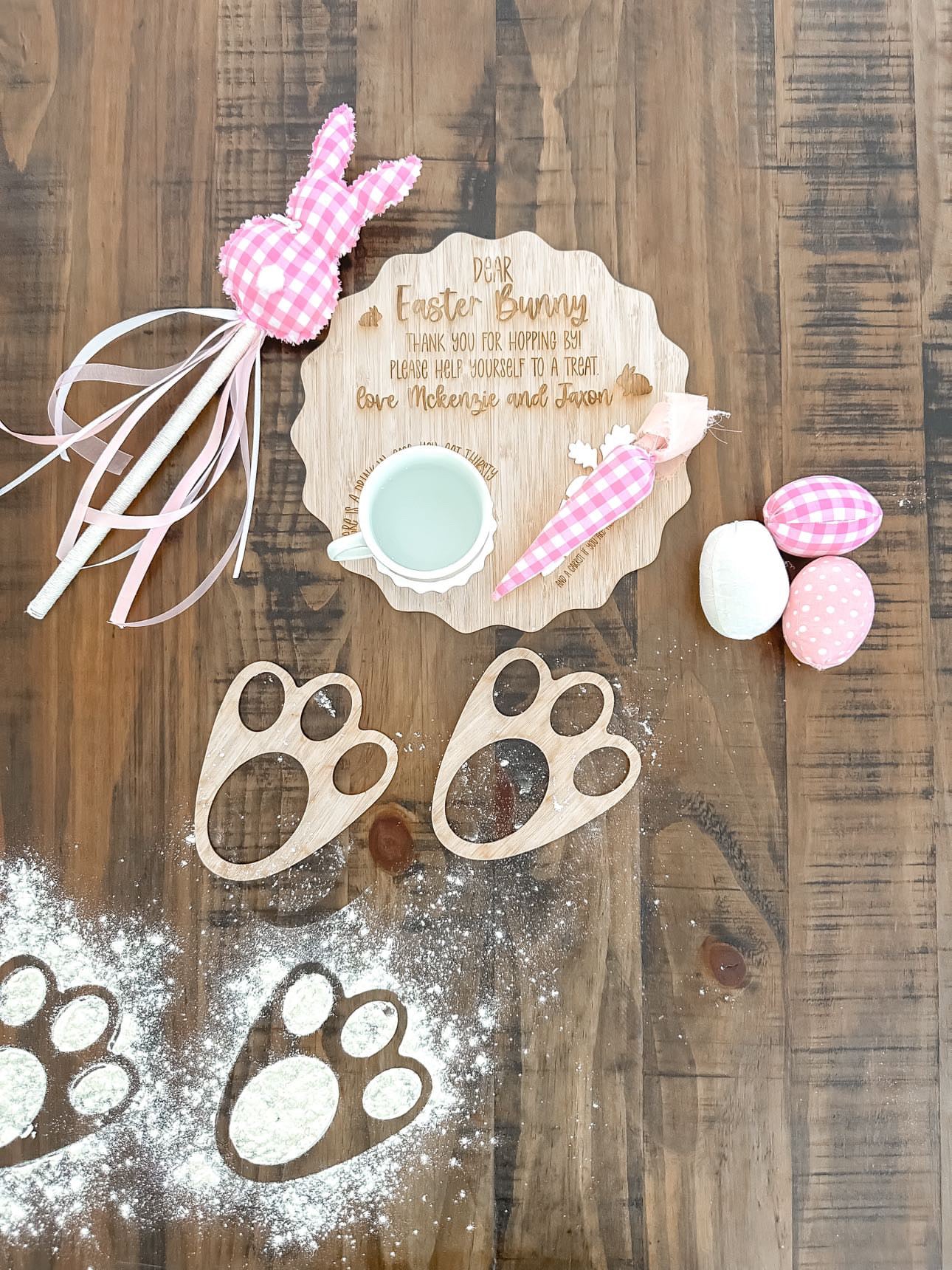 Scalloped Easter Bunny Tray