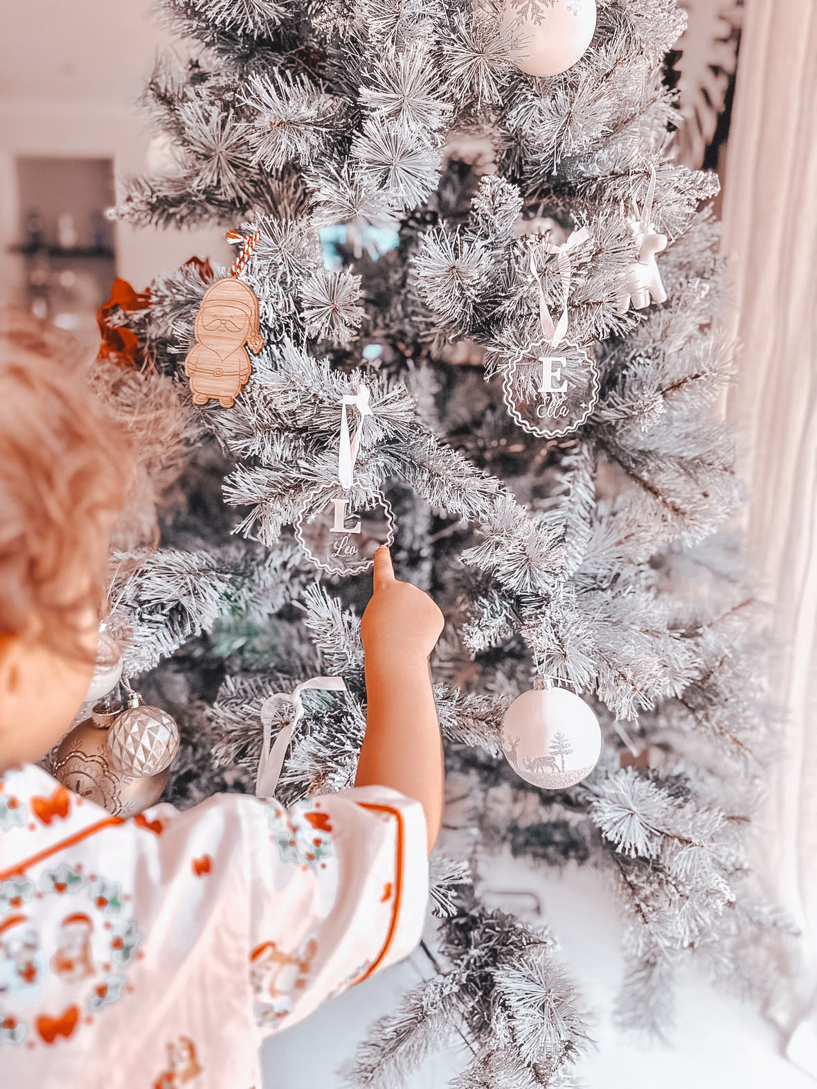 Initial scalloped bauble
