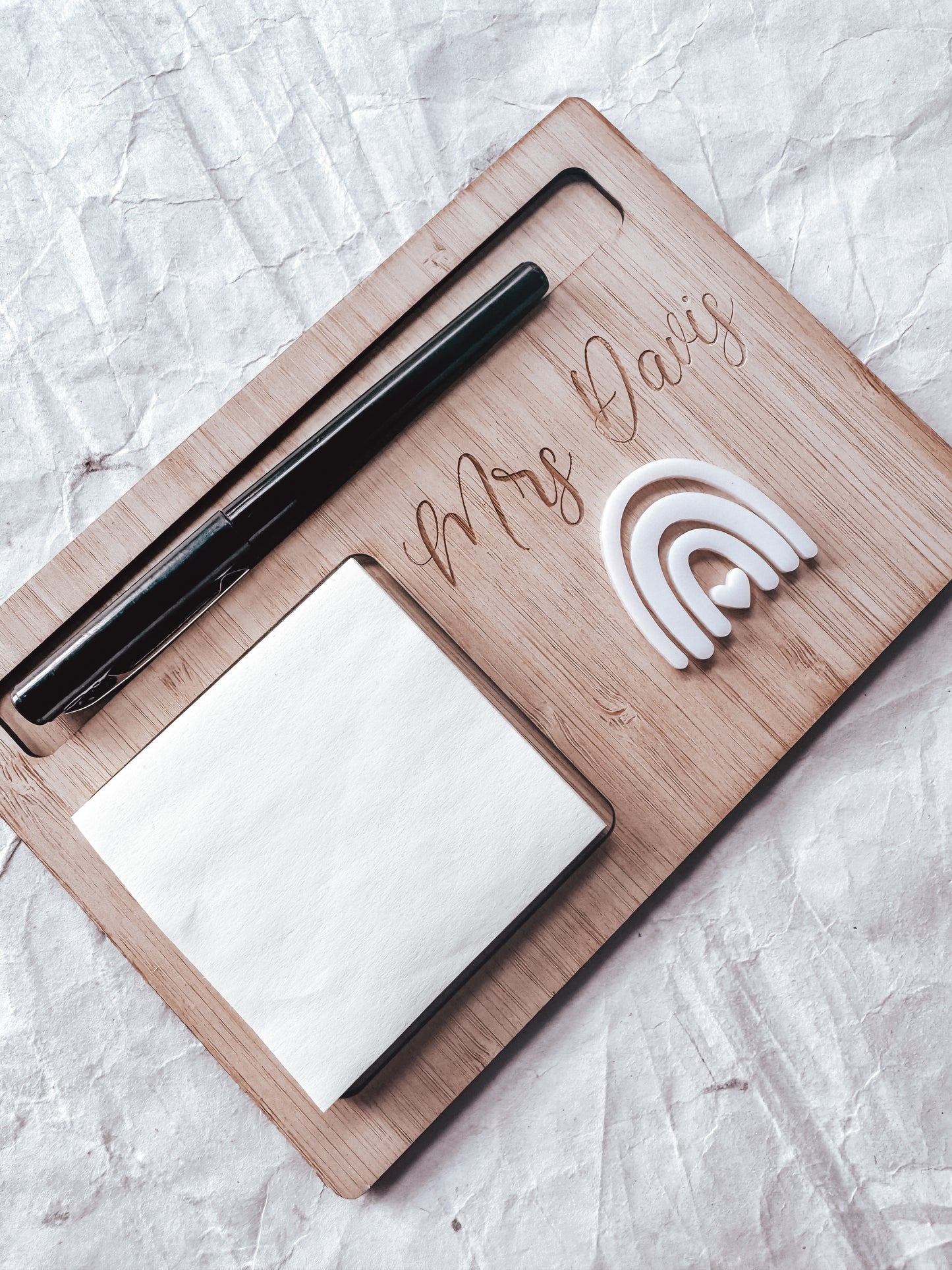 Teacher note and pen holder