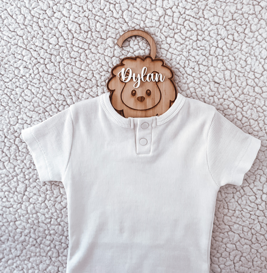 Lion Hanger